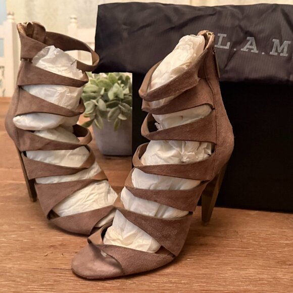 NIB L.A.M.B. by Gwen Stefani Gray Suede Quintessa Strappy Sandals - Size 7 - Picture 3 of 7
